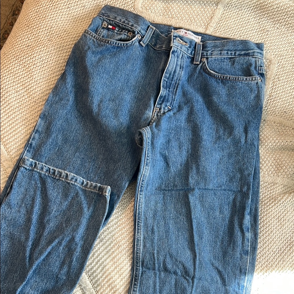 Tommy Hilfiger Blue Relaxed Fit Jeans with Classic Stitching- VINTAGE